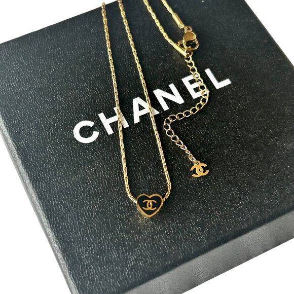 18K Gold Plated Chanel Black Enamel Heart Luxury CC Logo Gold Chain - Picture 6 of 6